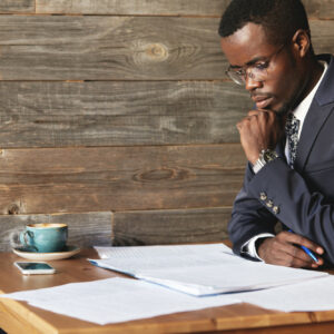 Contrats d’entreprise : 9 raisons d’engager un avocat