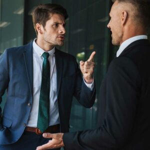 dispute entre hommes d'affaires, litige commercial, différends commerciaux, contentieux commercial