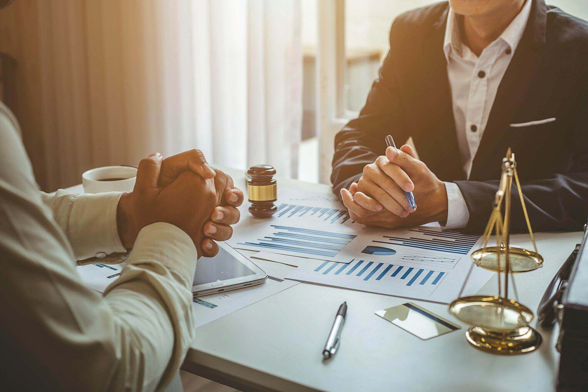 Stratégies Juridiques Essentielles pour le Succès de Votre Entreprise (avocat d'affaires en Floride)