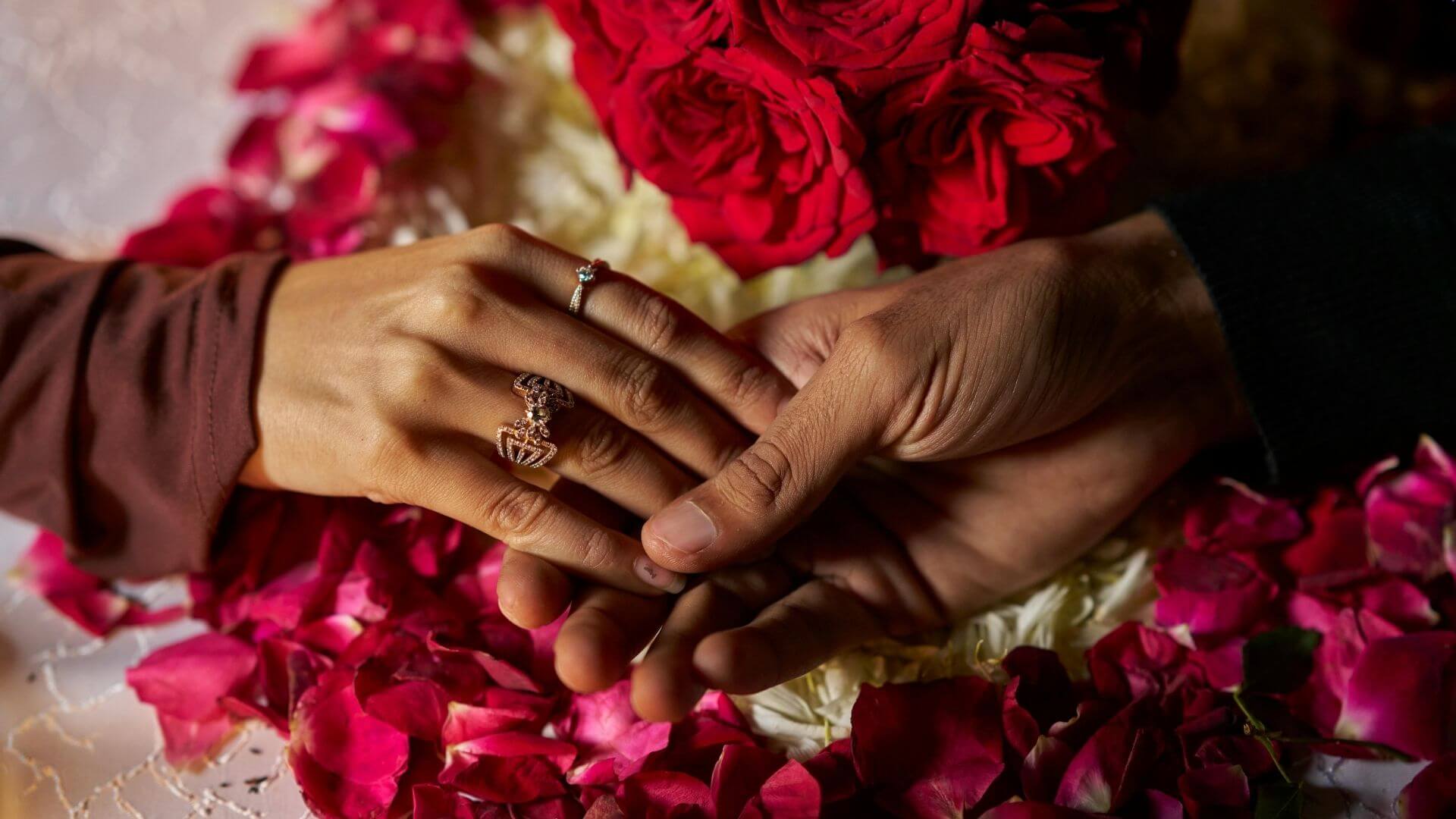 Image liée aux pays qui autorisent légalement la polygamie, au droit matrimonial international, aux mariages polygames et aux différences juridiques entre systèmes familiaux.